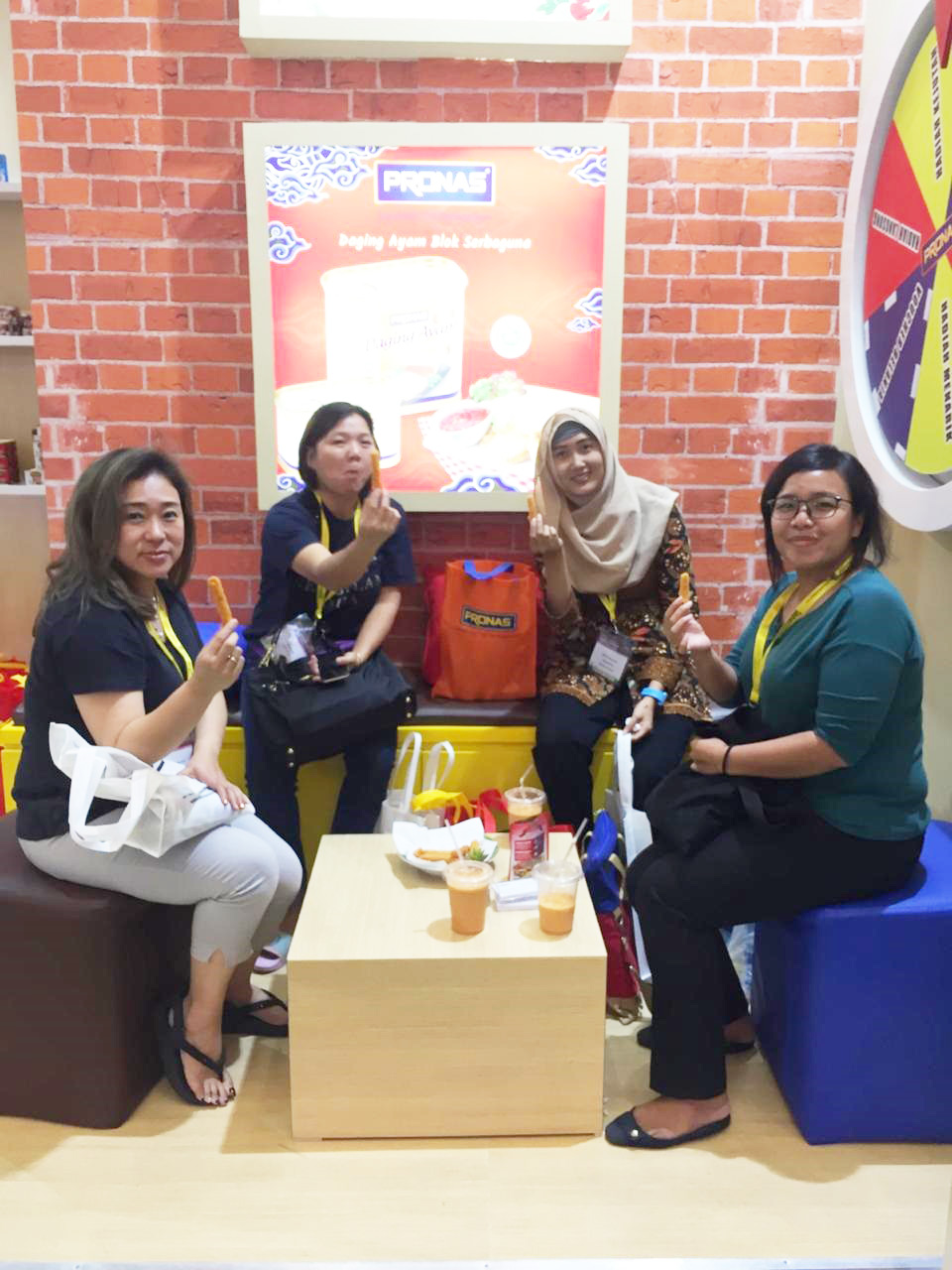 Keseruan booth Pronas di SIAL Interfood 2019