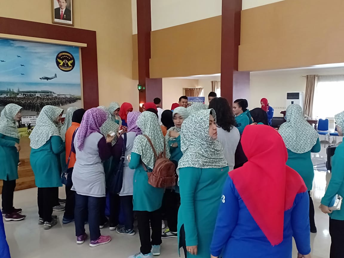 DPC Surabaya dengan komunitas Persatuan Istri TNI AL aka komunitas YALA